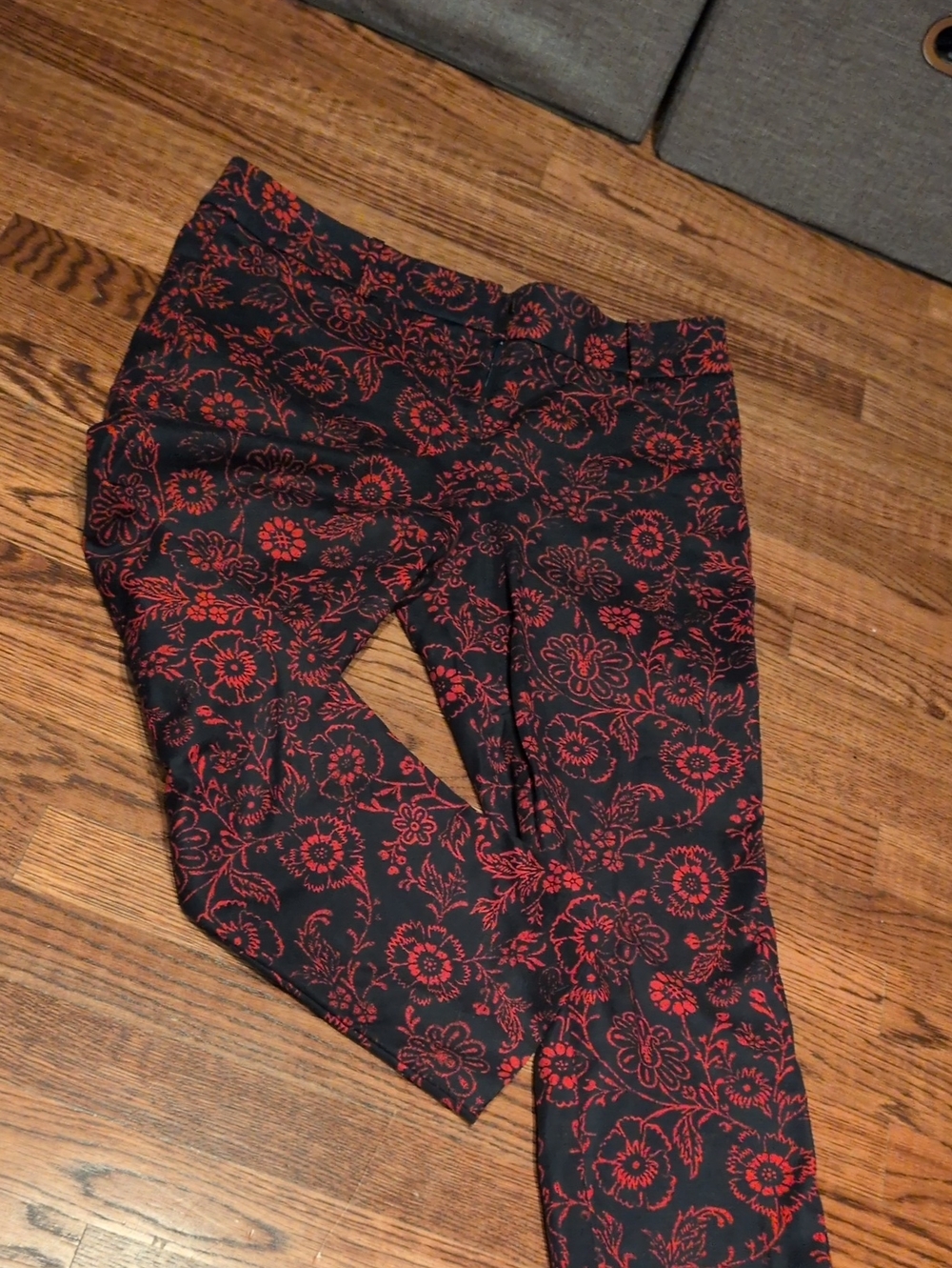 Women's Navy Cropped LOFT Marisa 10P Pants with Red Floral Print